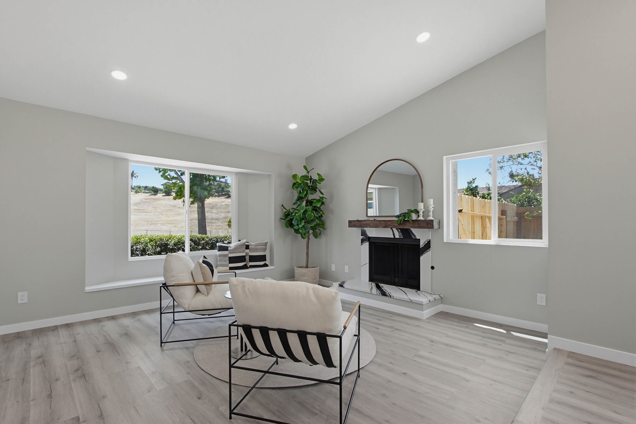 Virtual tour photo 12 of 69 for 1671 N Ash St