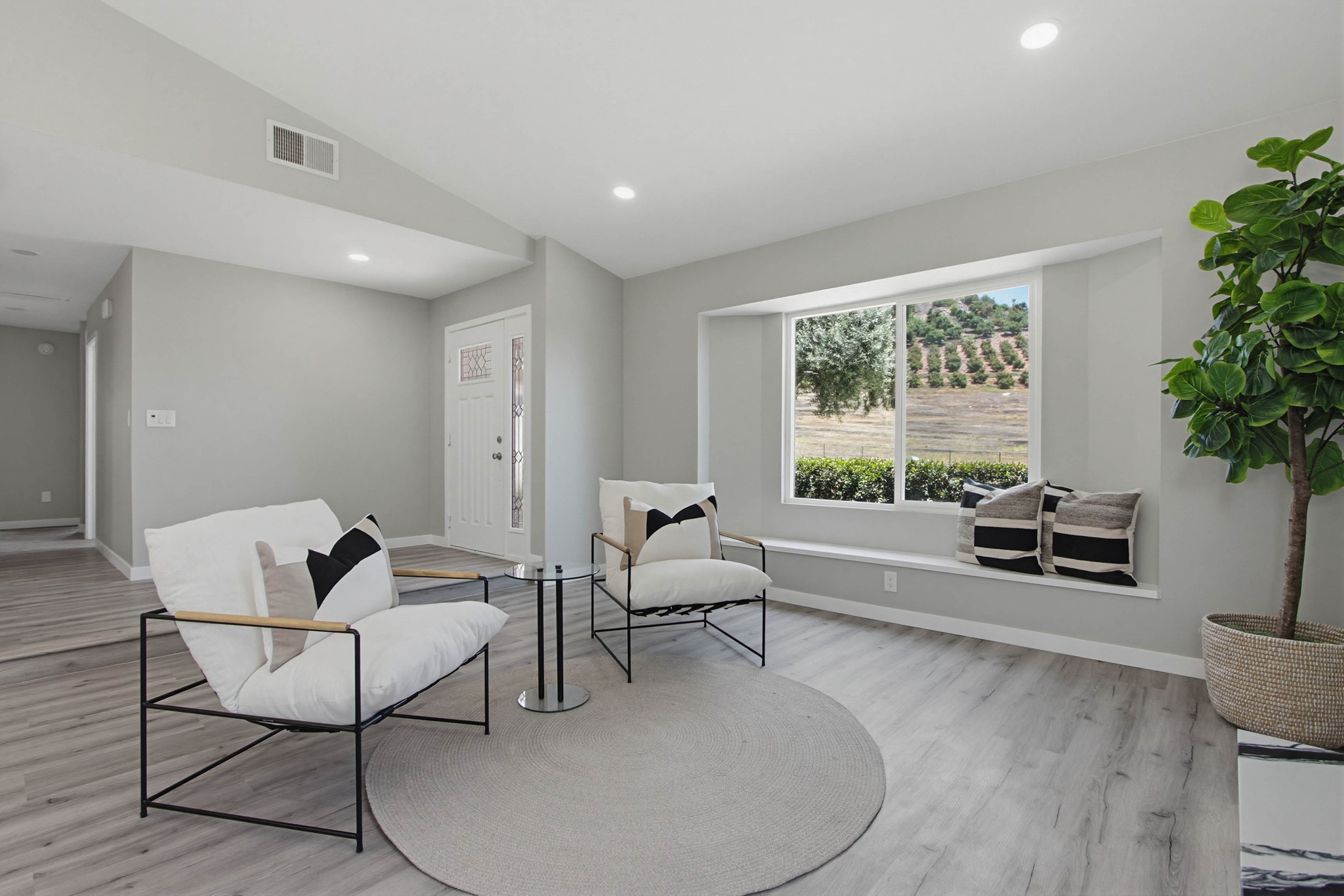 Virtual tour photo 13 of 69 for 1671 N Ash St
