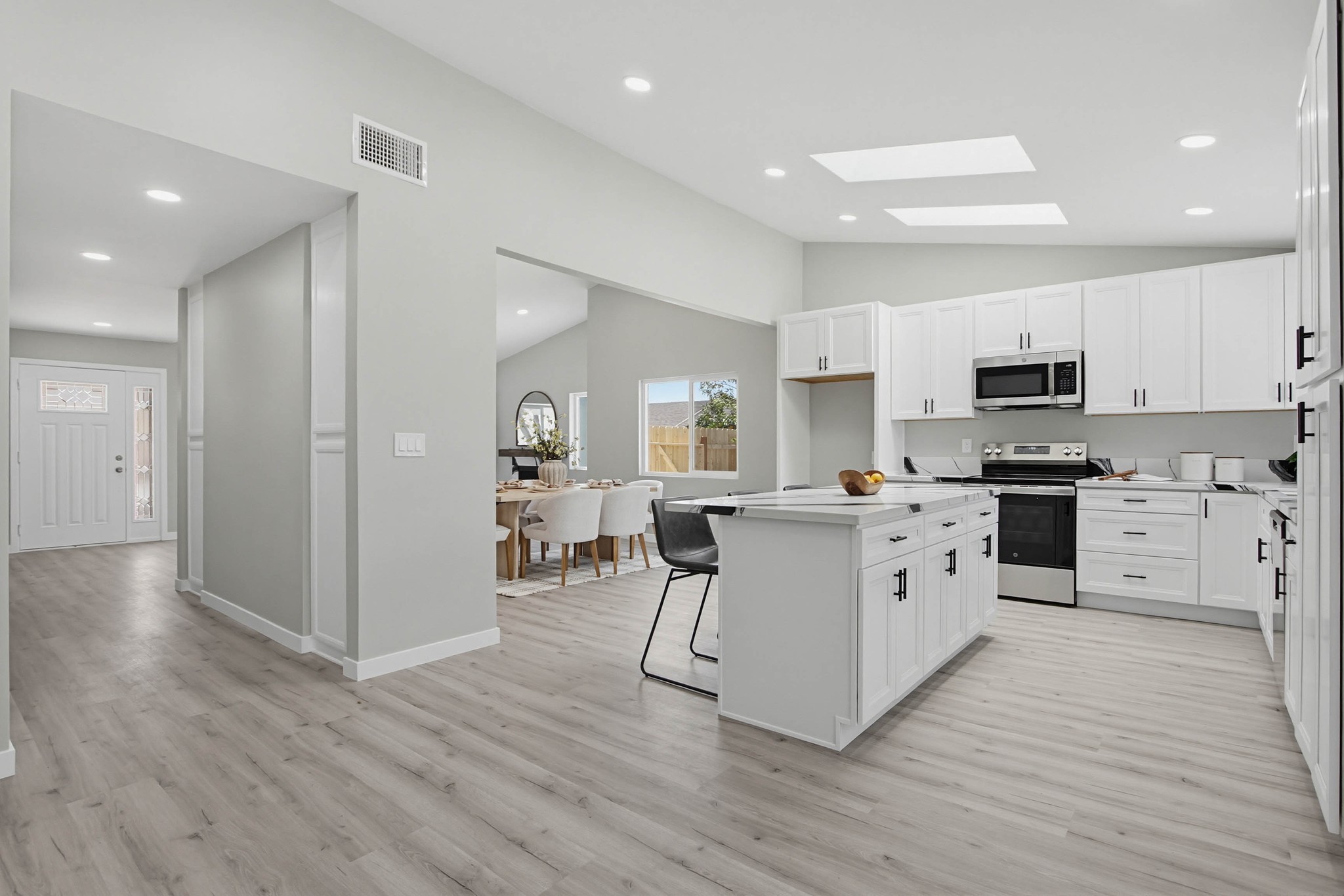 Virtual tour photo 19 of 69 for 1671 N Ash St