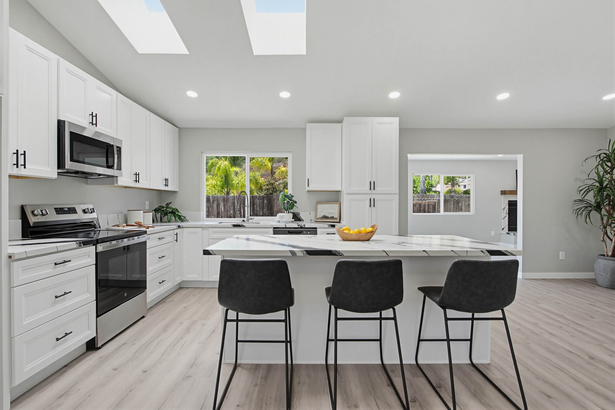 Virtual tour photo 21 of 69 for 1671 N Ash St