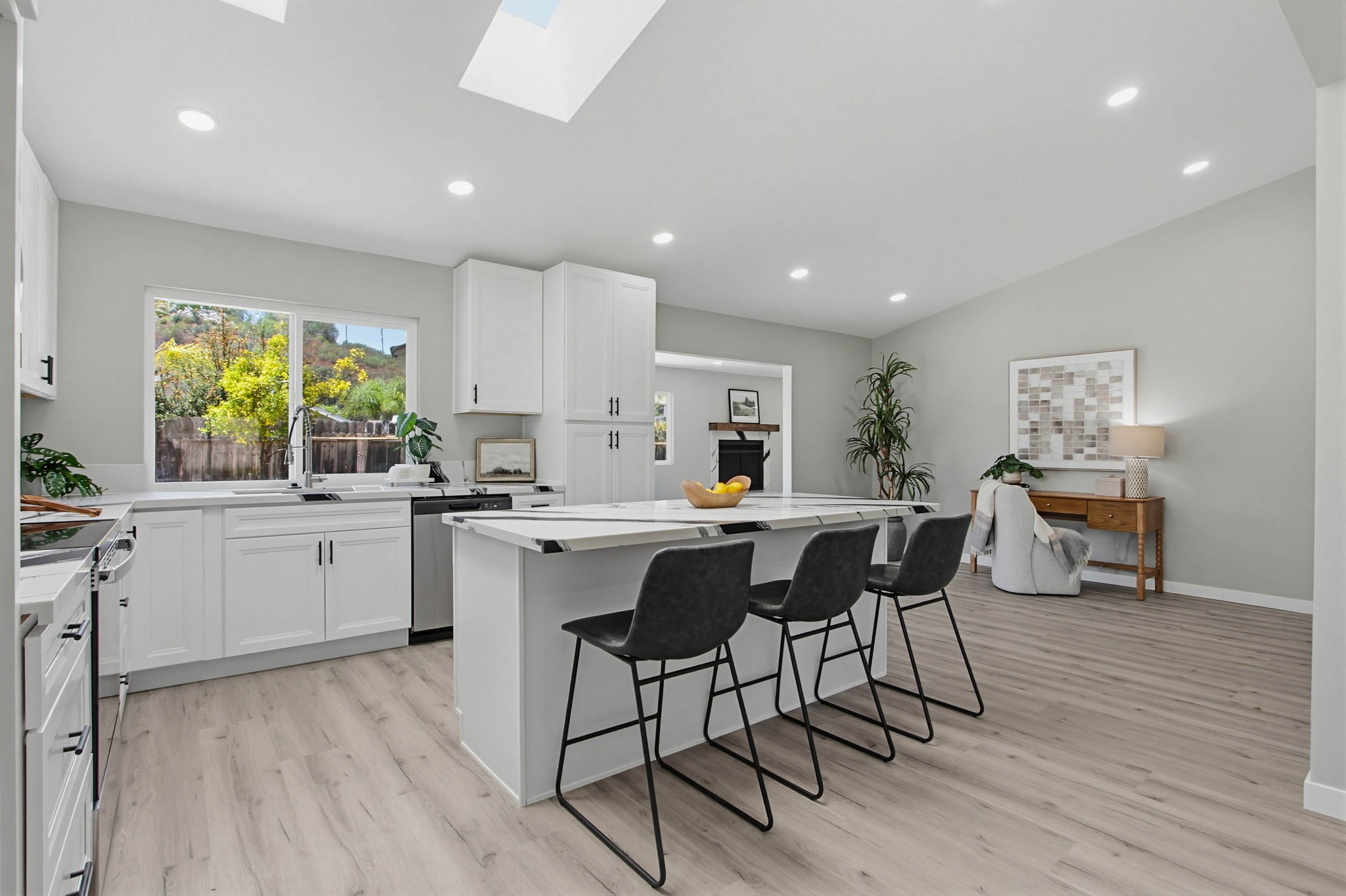 Virtual tour photo 22 of 69 for 1671 N Ash St