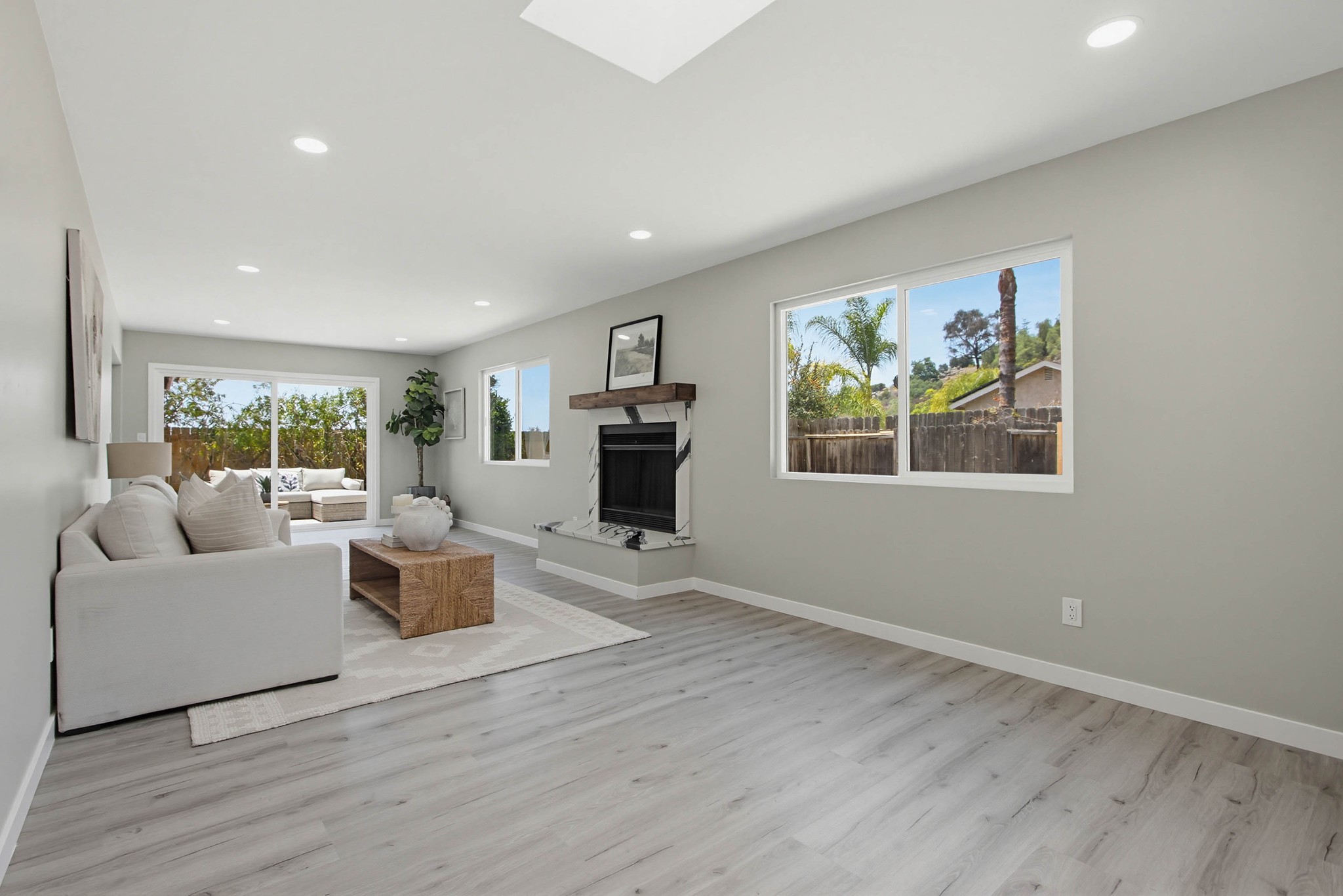 Virtual tour photo 31 of 69 for 1671 N Ash St