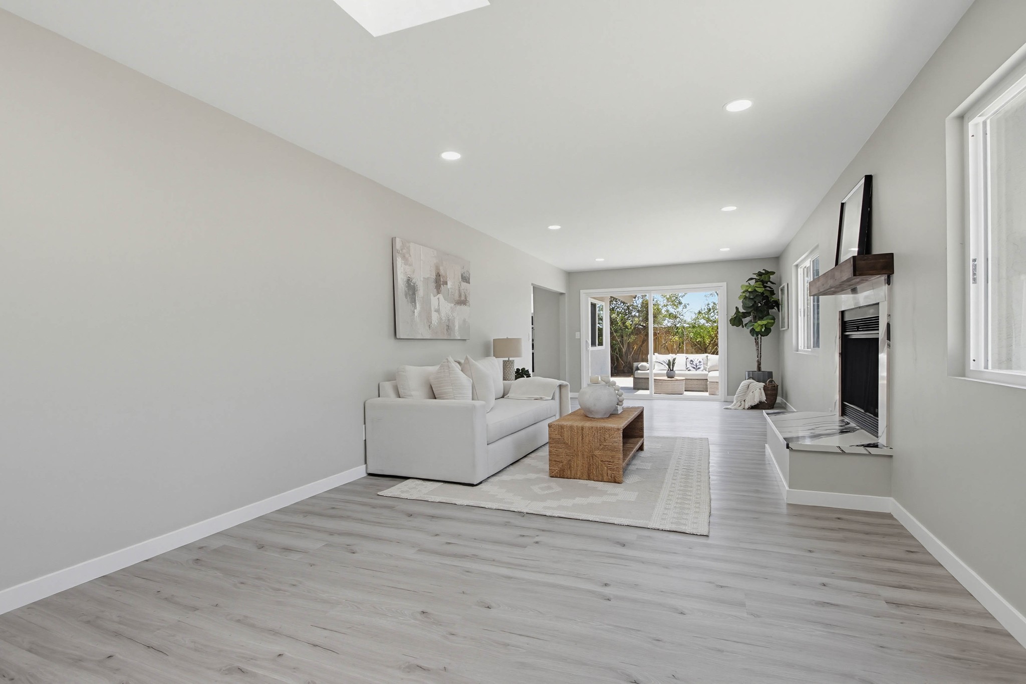 Virtual tour photo 32 of 69 for 1671 N Ash St
