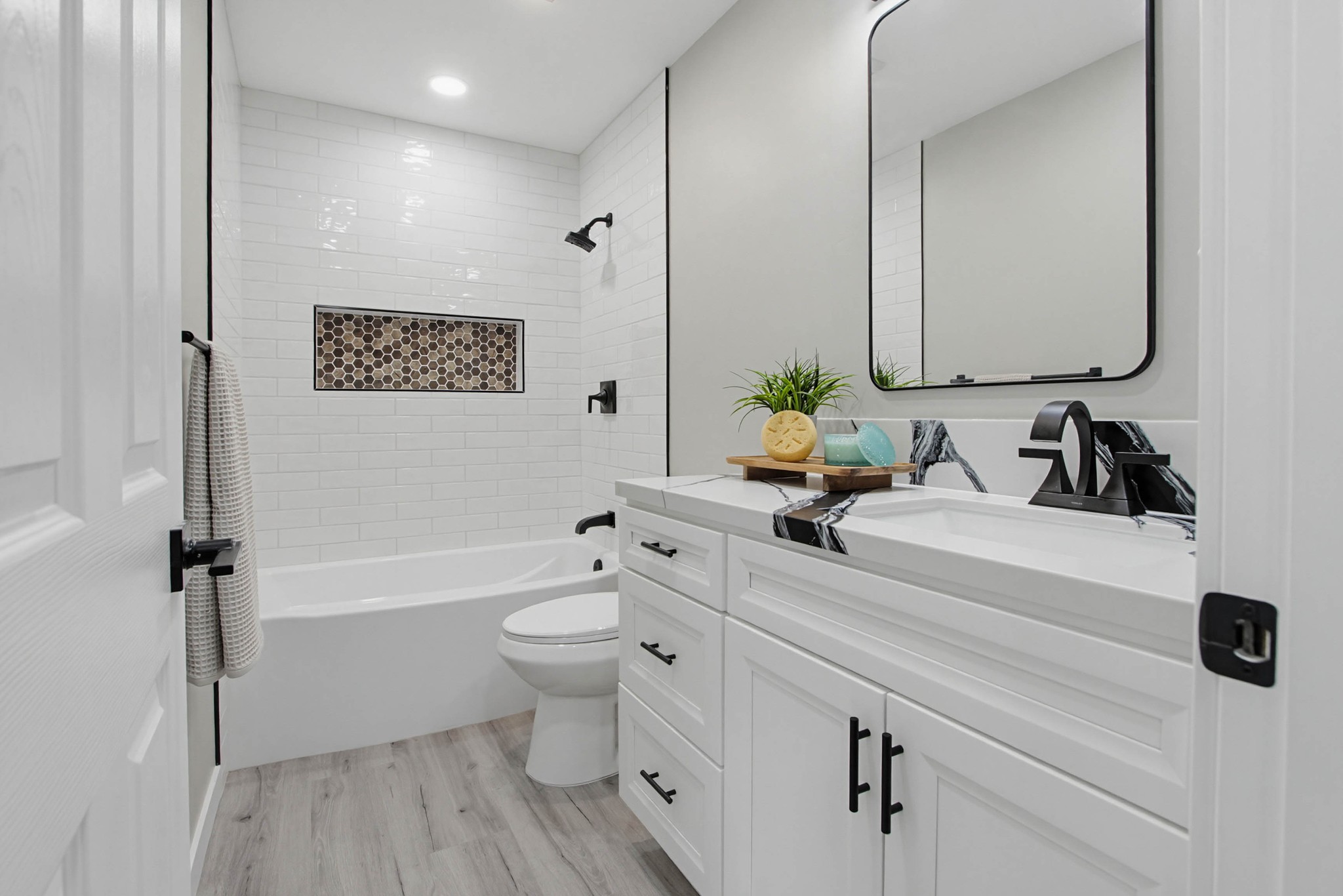 Virtual tour photo 35 of 69 for 1671 N Ash St