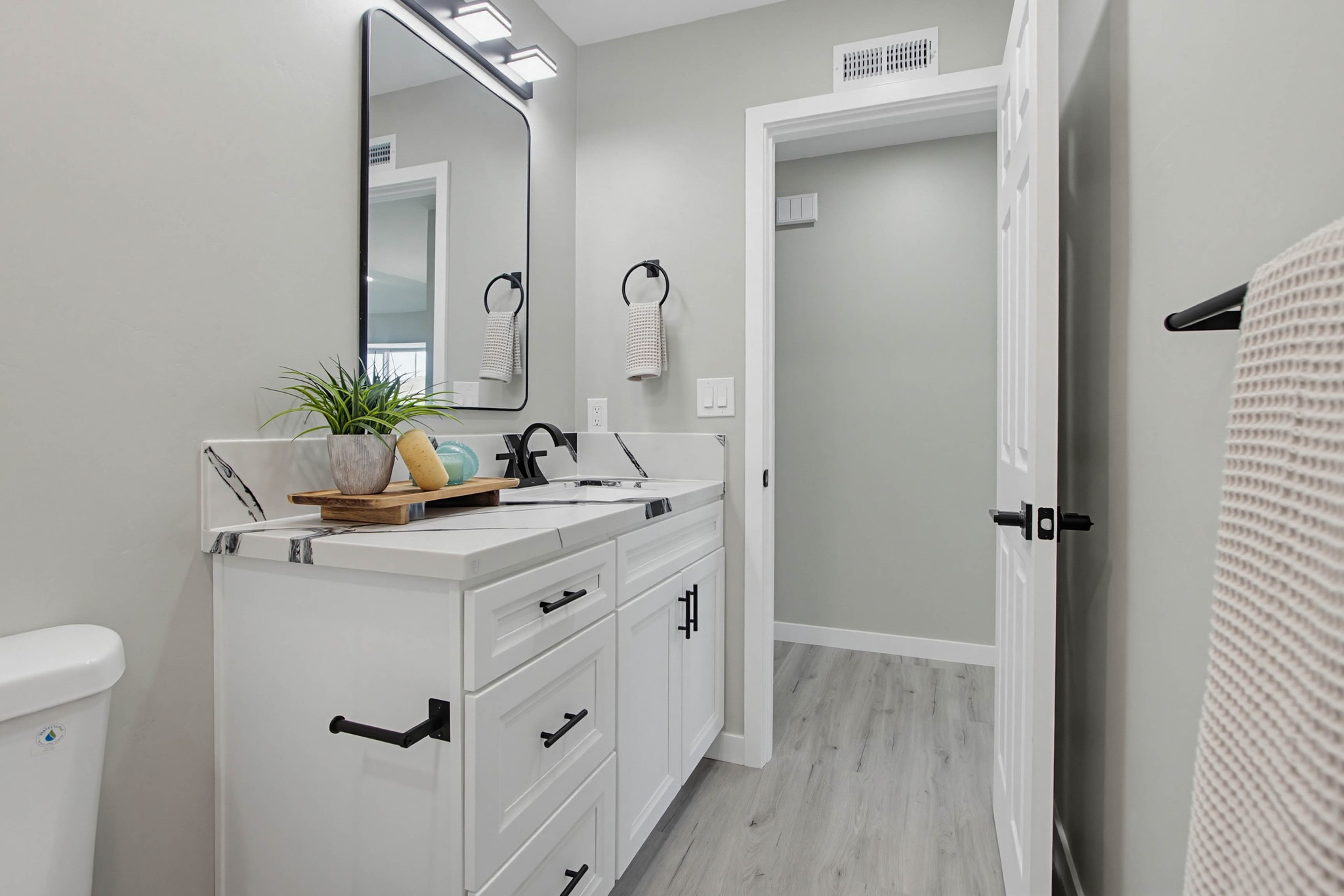 Virtual tour photo 36 of 69 for 1671 N Ash St