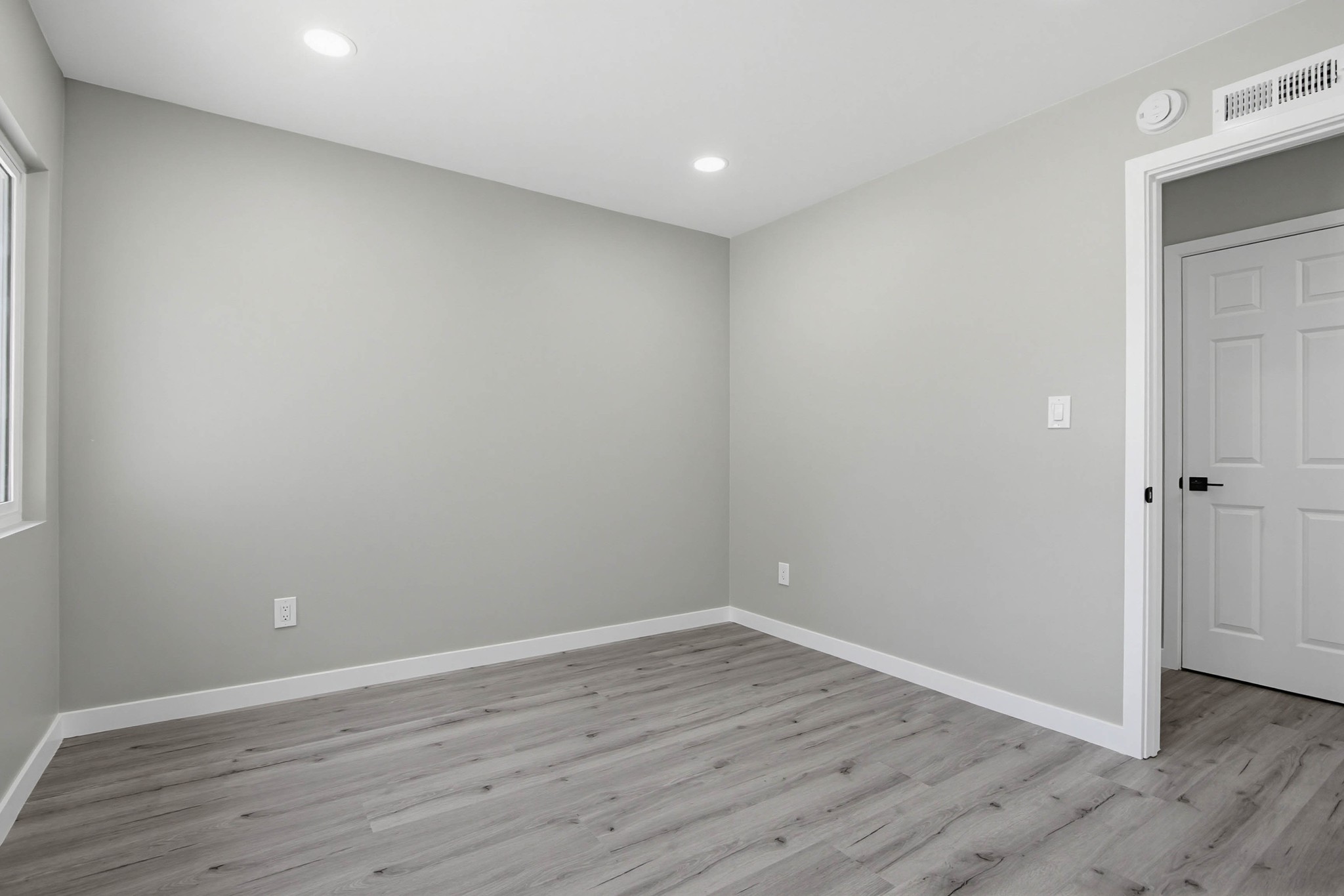 Virtual tour photo 41 of 69 for 1671 N Ash St