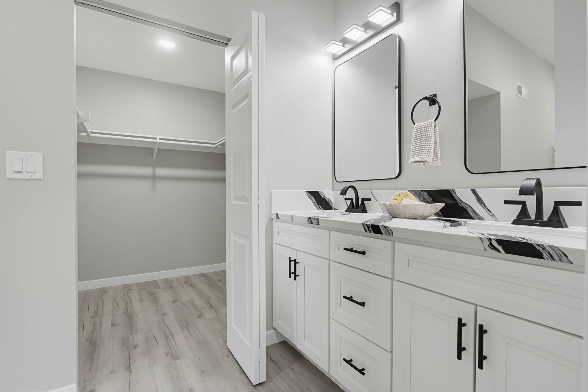 Virtual tour photo 53 of 69 for 1671 N Ash St