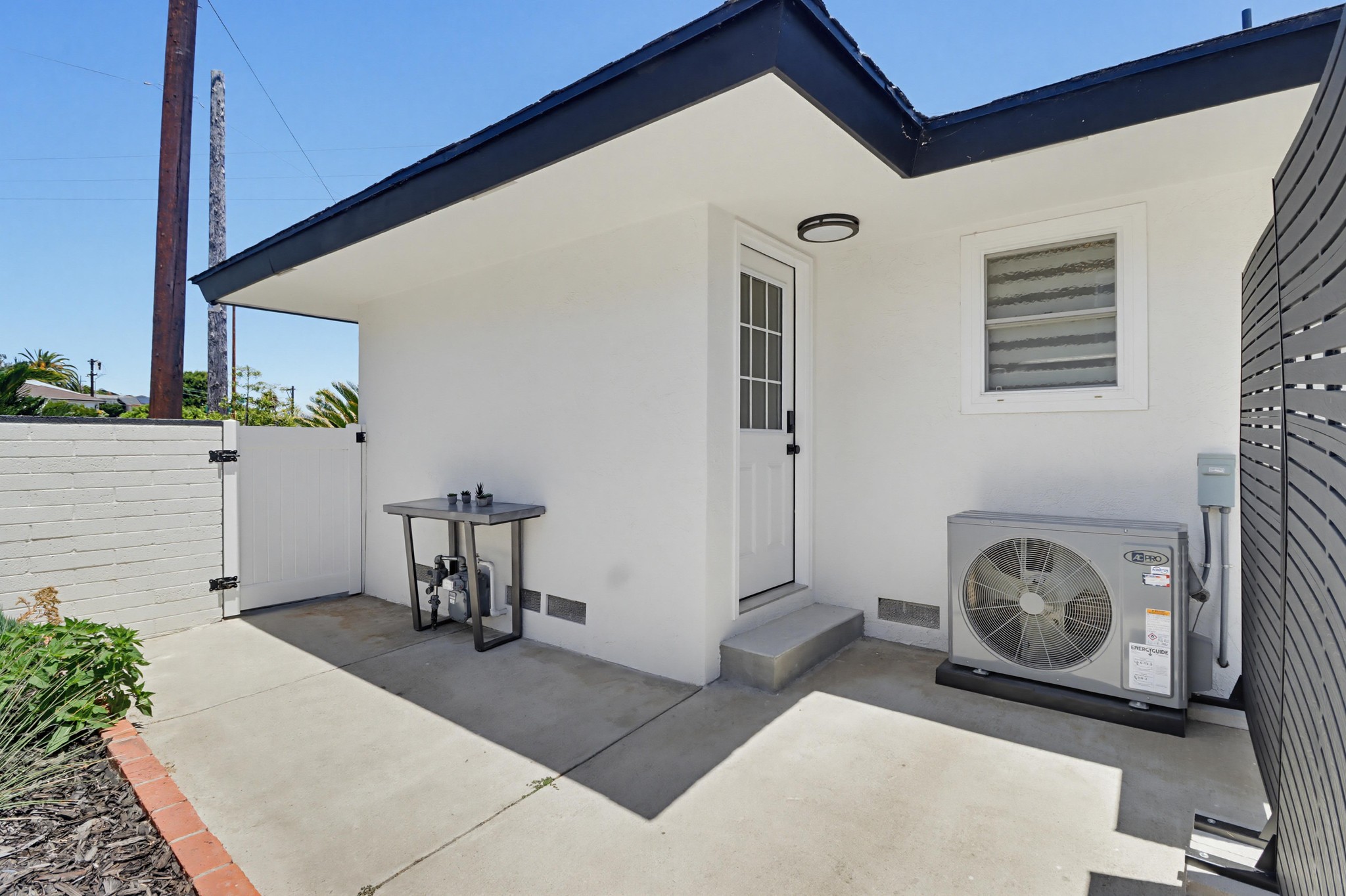Virtual tour photo 4 of 23 for 1674 Evergreen St