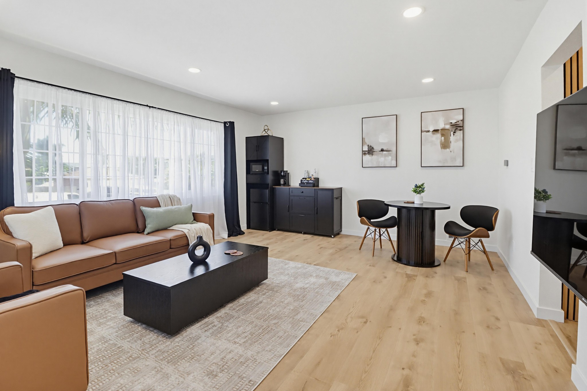 Virtual tour photo 5 of 23 for 1674 Evergreen St