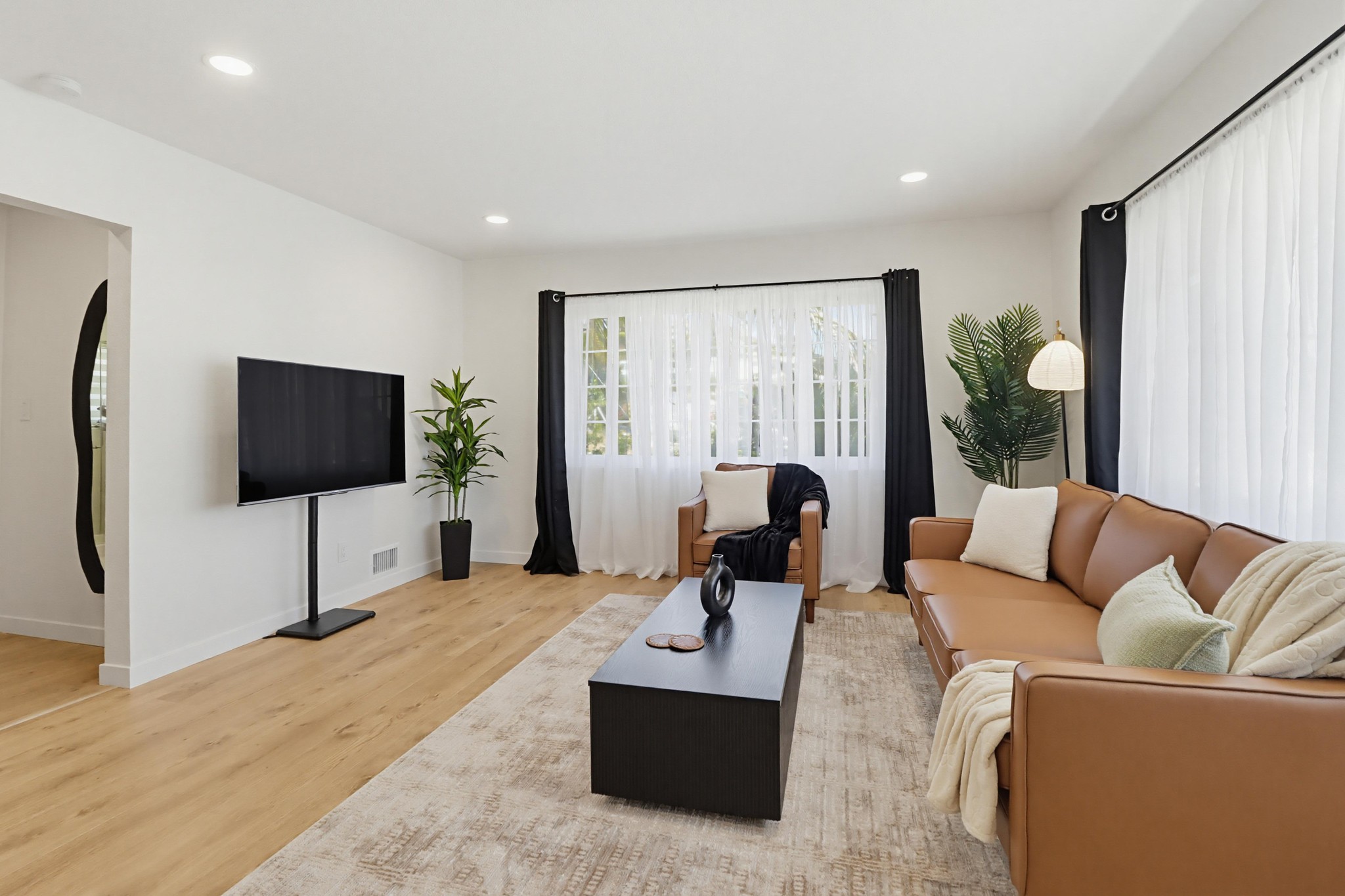 Virtual tour photo 8 of 23 for 1674 Evergreen St