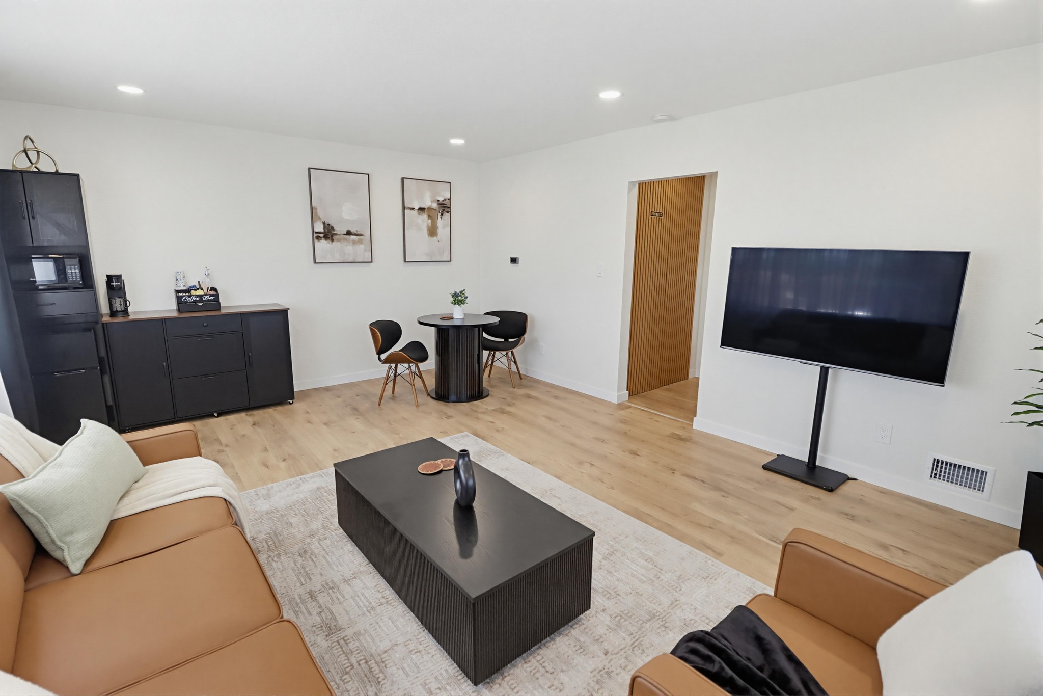Virtual tour photo 9 of 23 for 1674 Evergreen St