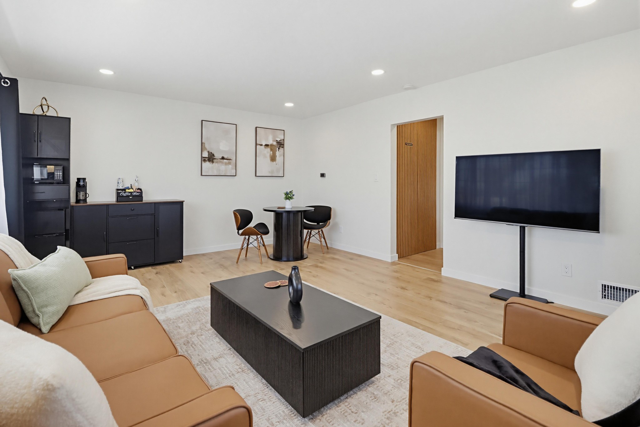 Virtual tour photo 10 of 23 for 1674 Evergreen St