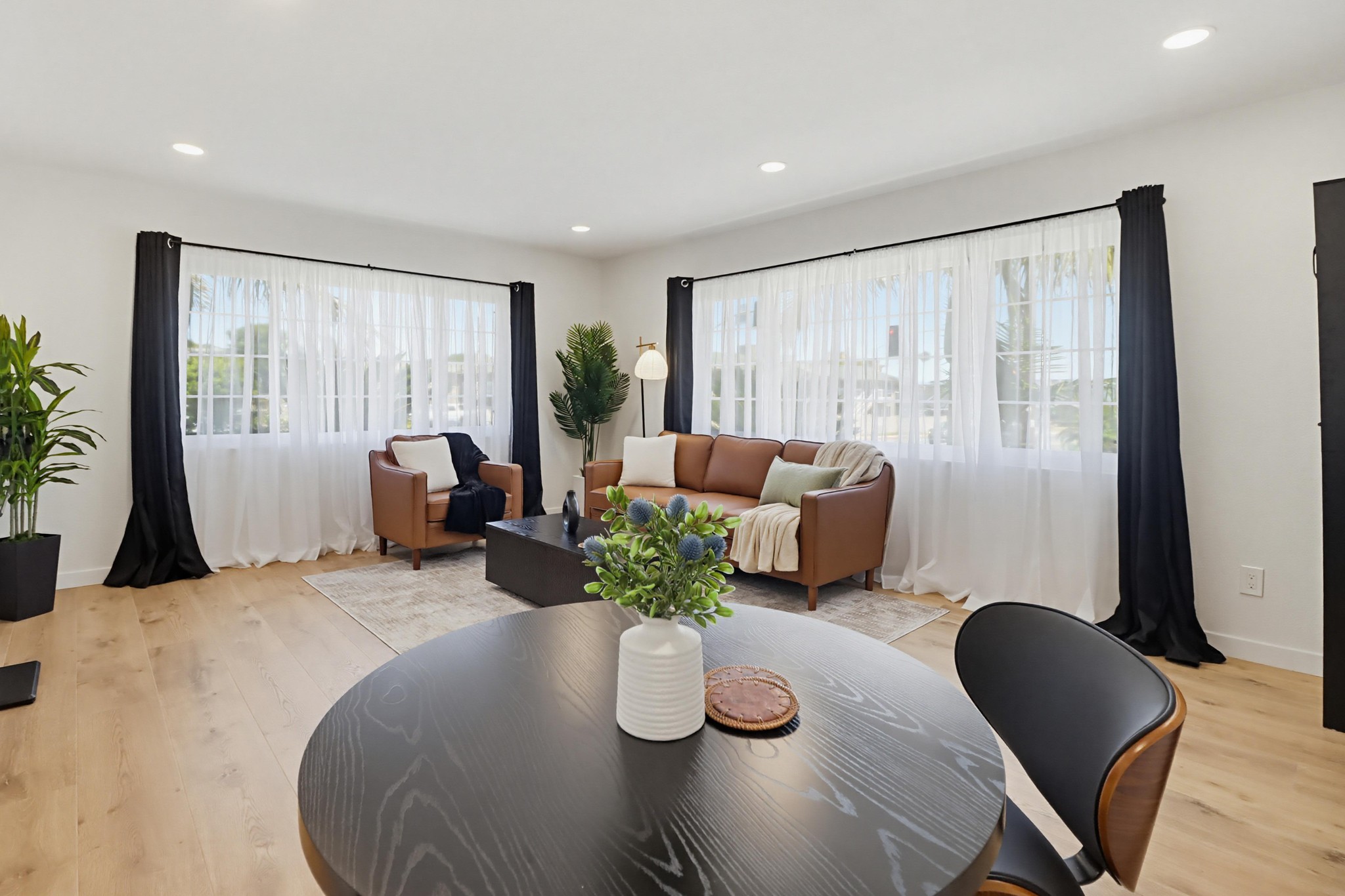 Virtual tour photo 11 of 23 for 1674 Evergreen St