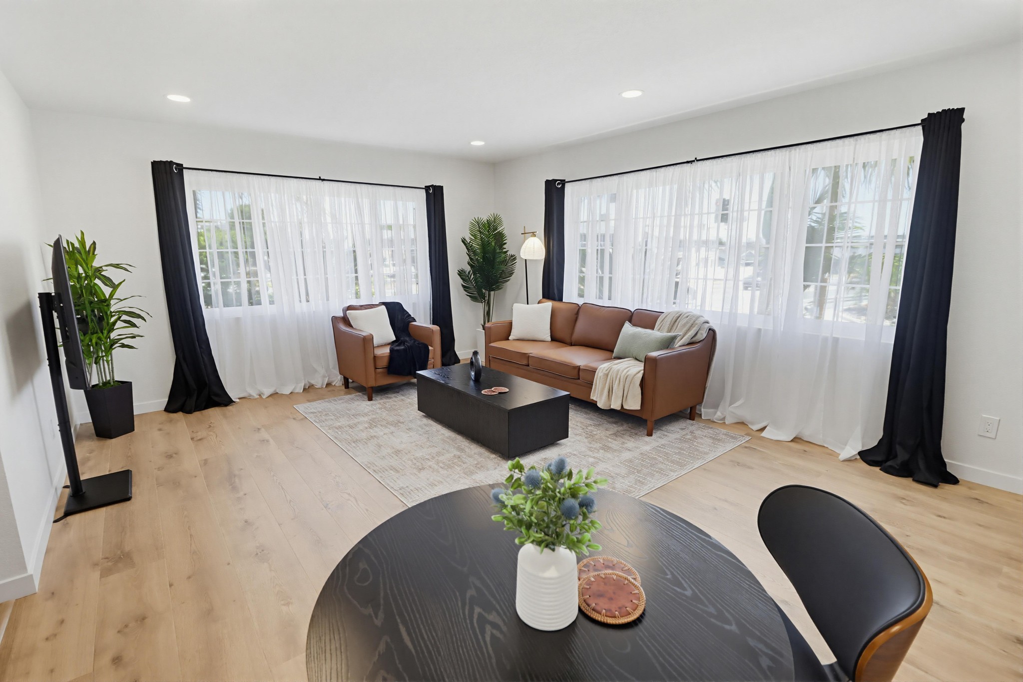 Virtual tour photo 12 of 23 for 1674 Evergreen St
