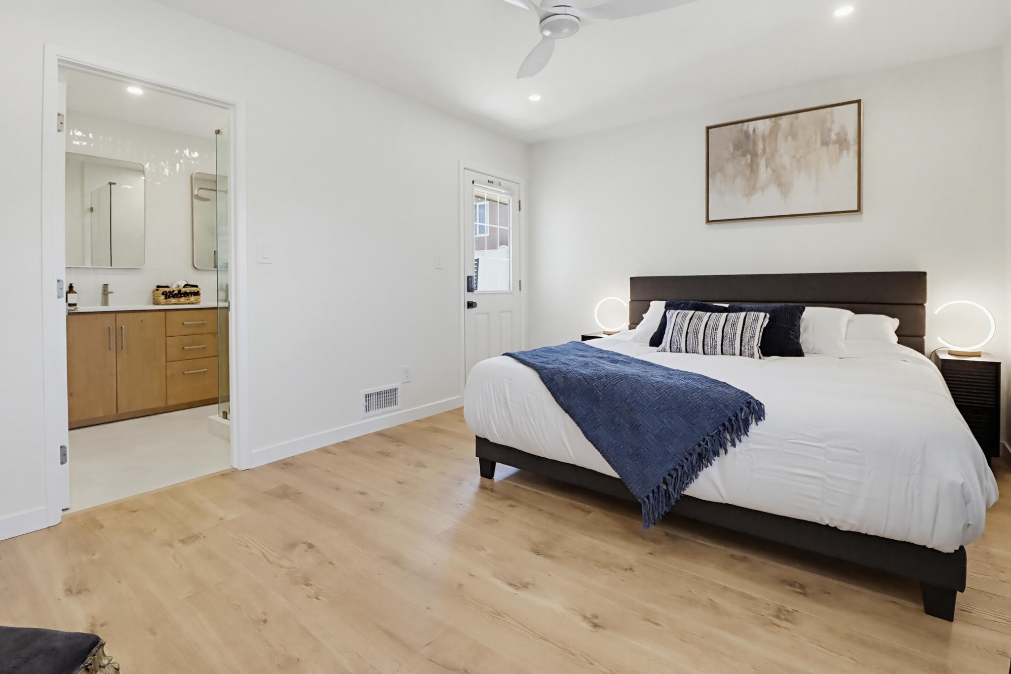 Virtual tour photo 17 of 23 for 1674 Evergreen St