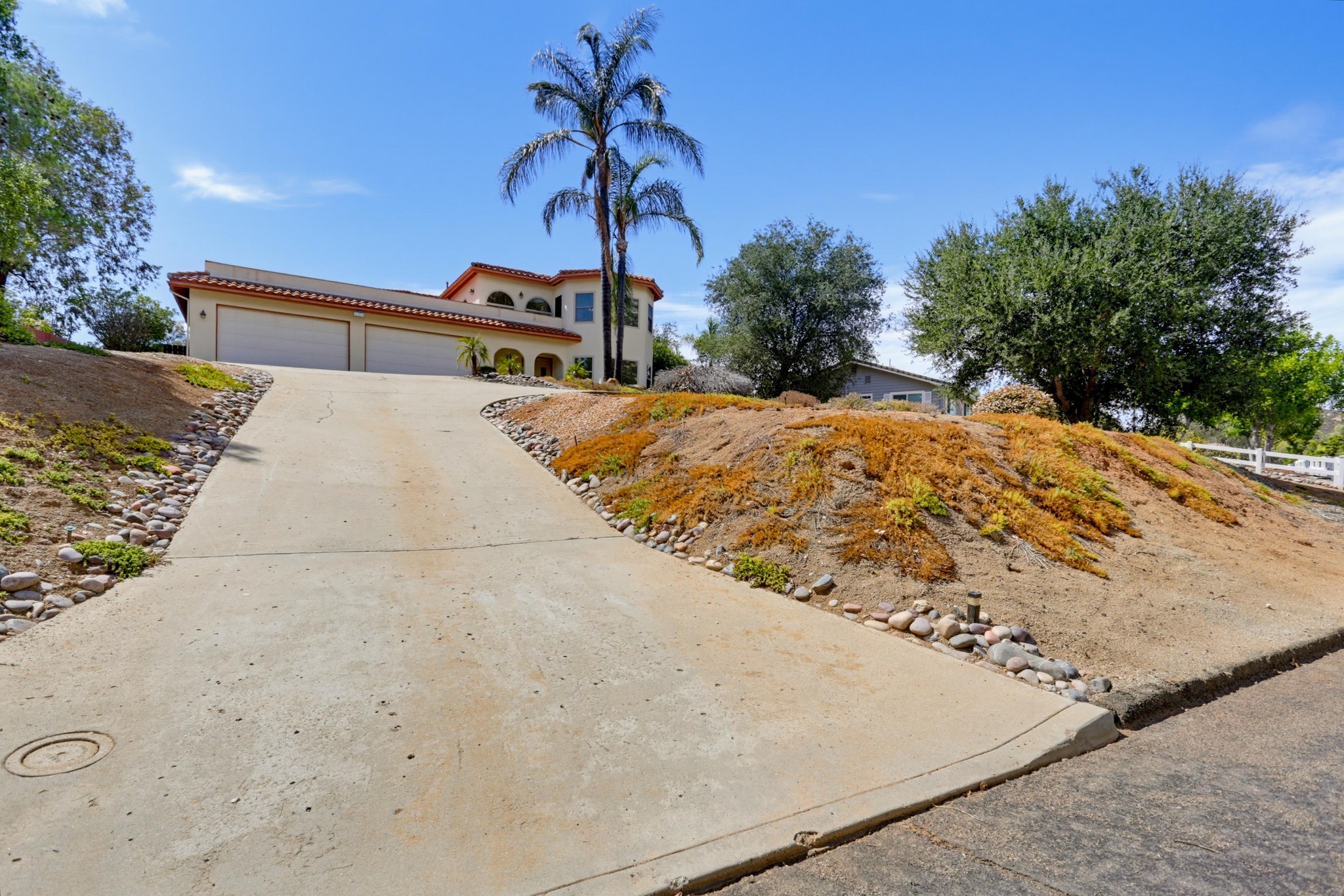 Virtual tour photo 1 of 47 for 16819 Daza Dr