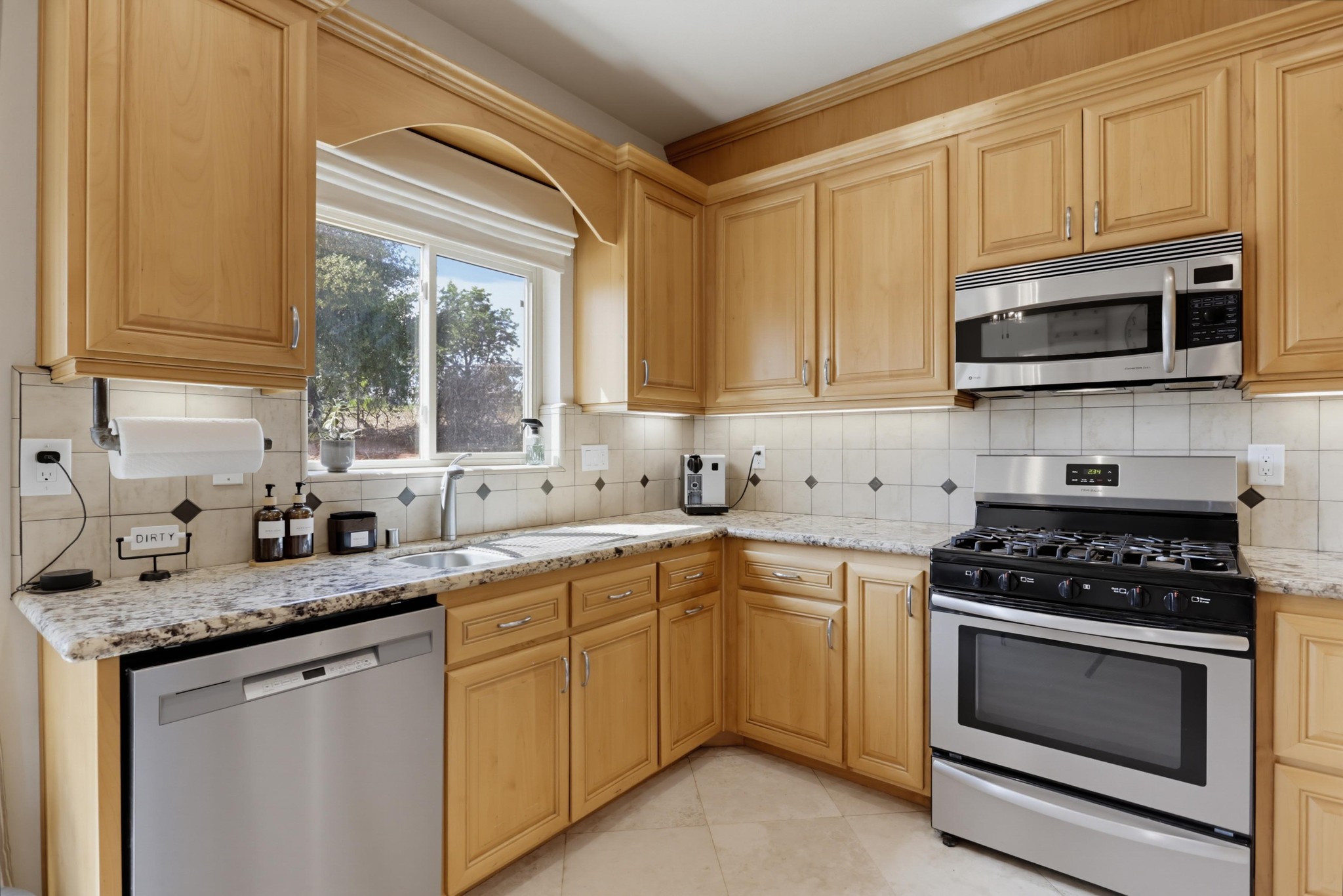 Virtual tour photo 17 of 47 for 16819 Daza Dr