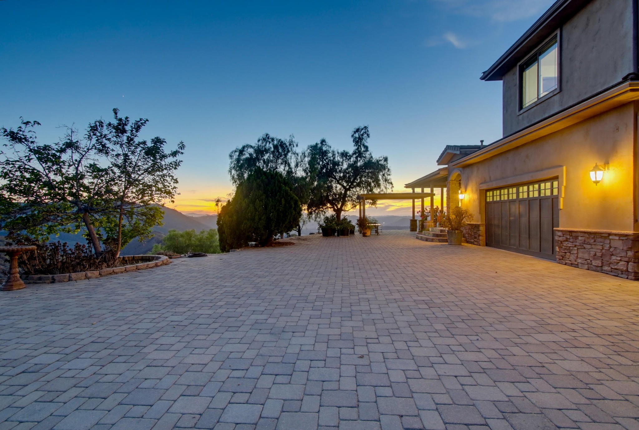 Virtual tour photo 5 of 123 for 16850 Old Survey Rd