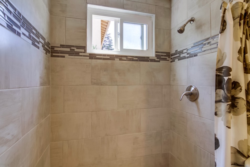 Virtual tour photo 34 of 44 for 1686 Thermal Ave
