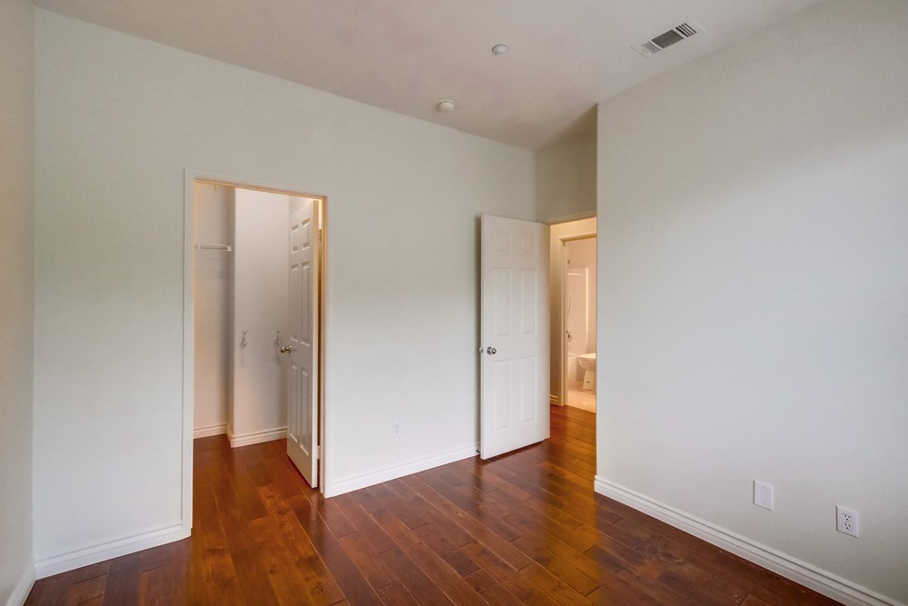 Virtual tour photo 35 of 42 for 16890 Abundante St