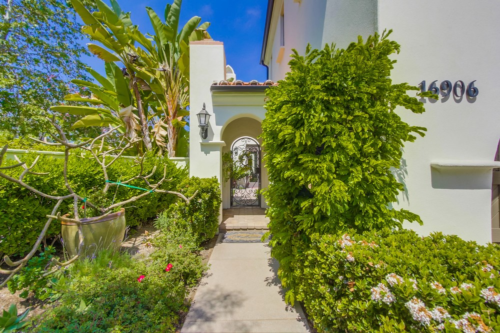 Virtual tour photo 7 of 94 for 16906 Blue Shadows Ln
