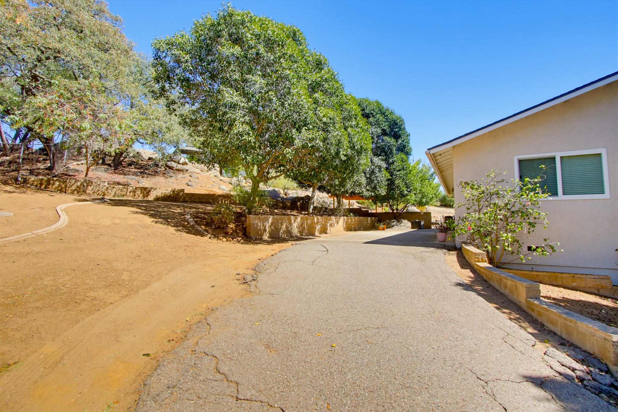 Virtual tour photo 6 of 68 for 1691 Roble Grande Rd