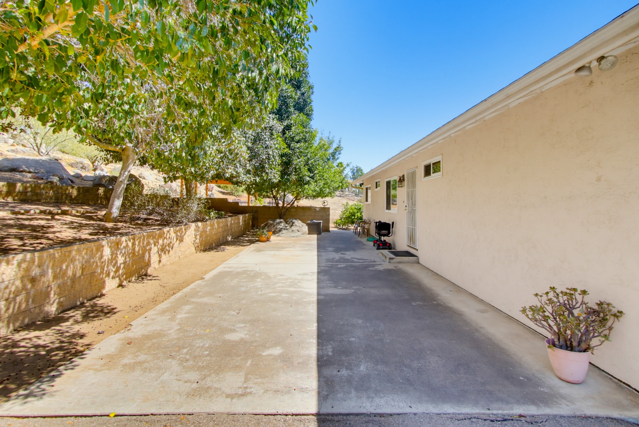 Virtual tour photo 7 of 68 for 1691 Roble Grande Rd