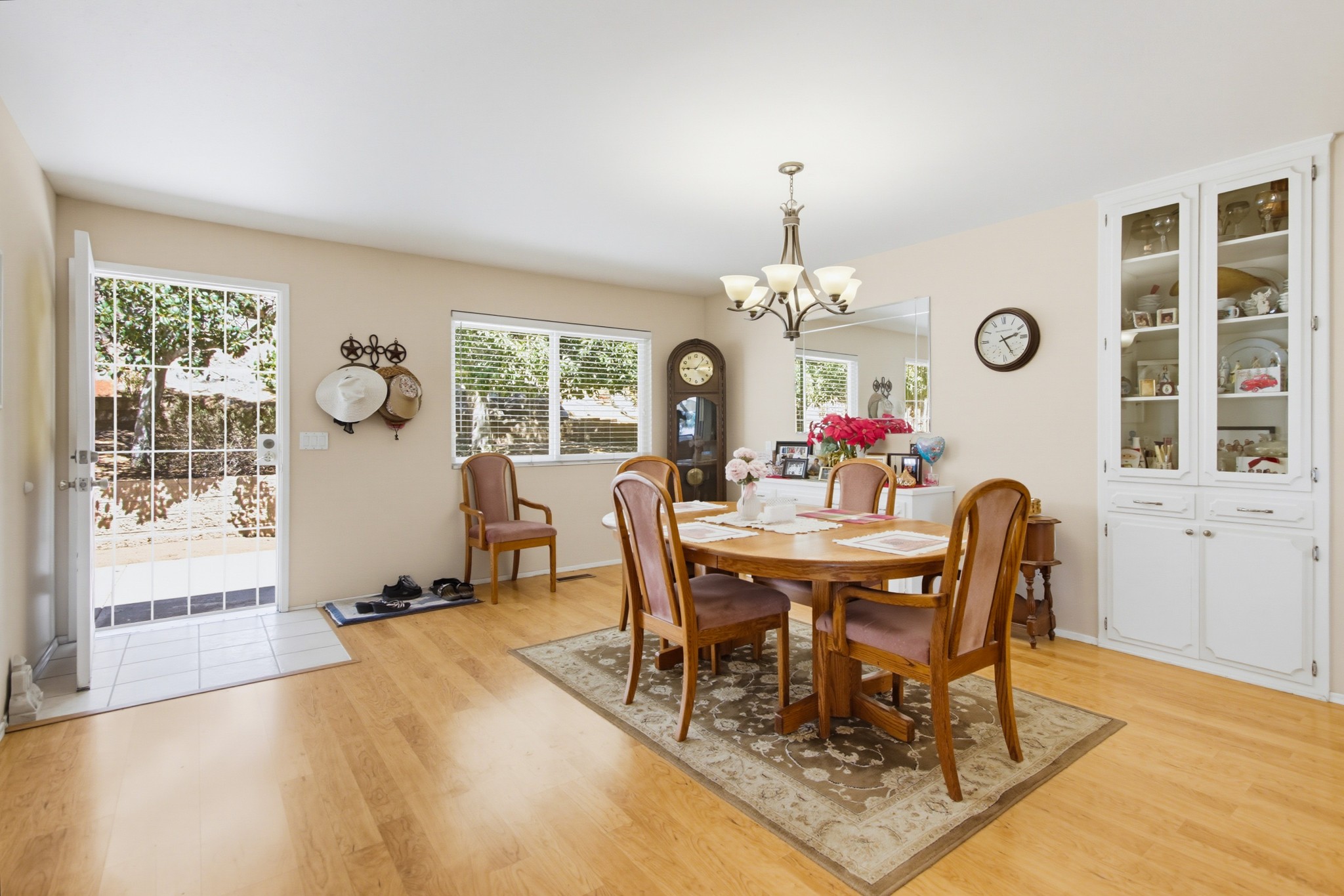 Virtual tour photo 9 of 68 for 1691 Roble Grande Rd