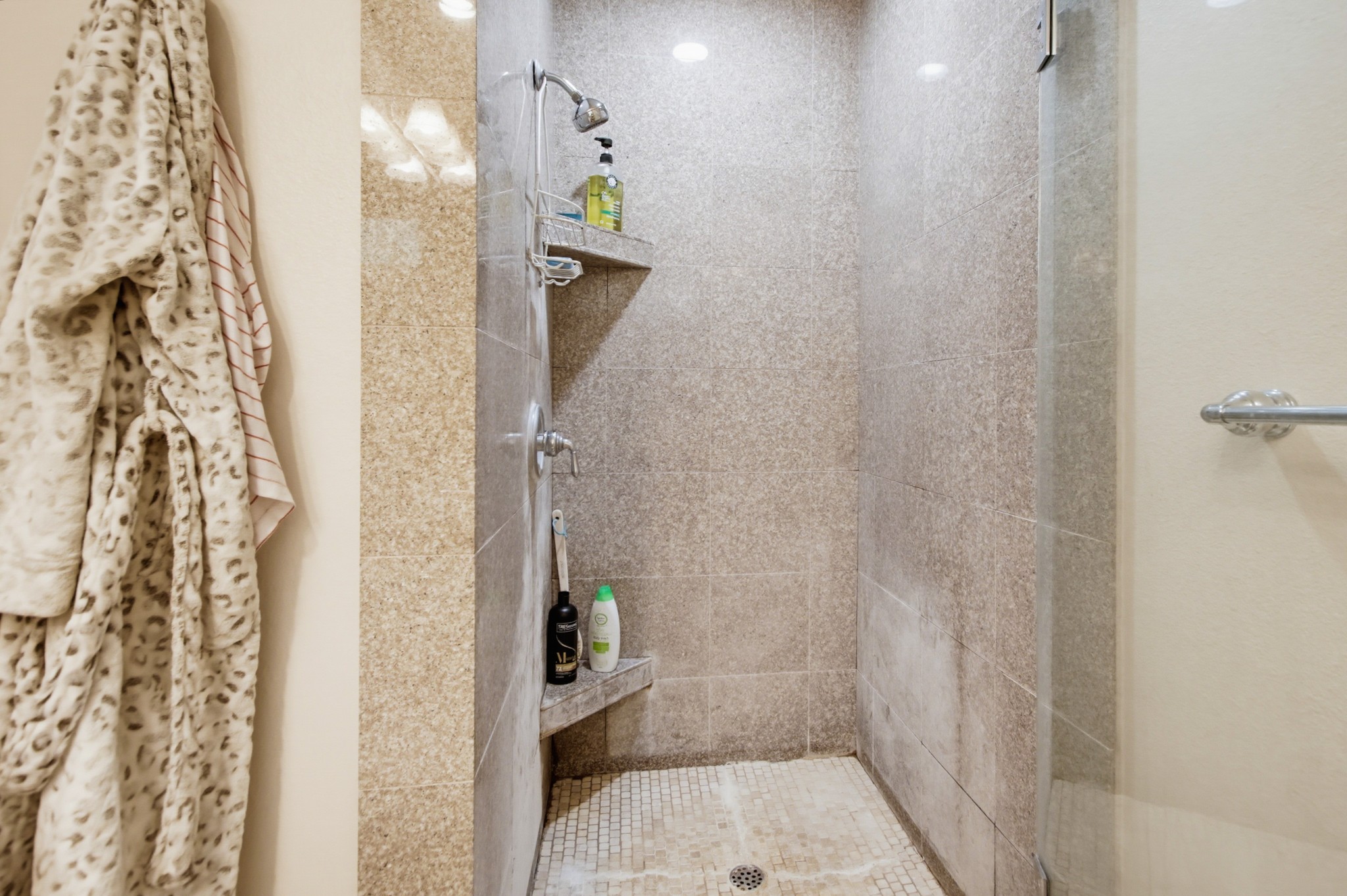 Virtual tour photo 27 of 68 for 1691 Roble Grande Rd