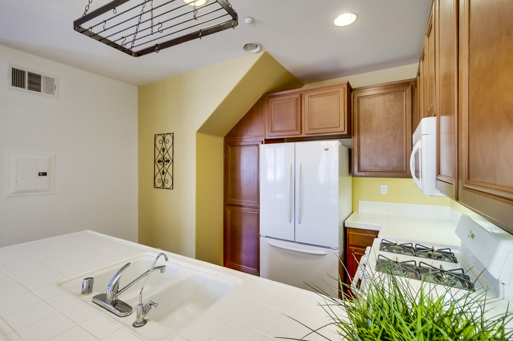 Virtual tour photo 11 of 34 for 16913 Laurel Hill Lane #131