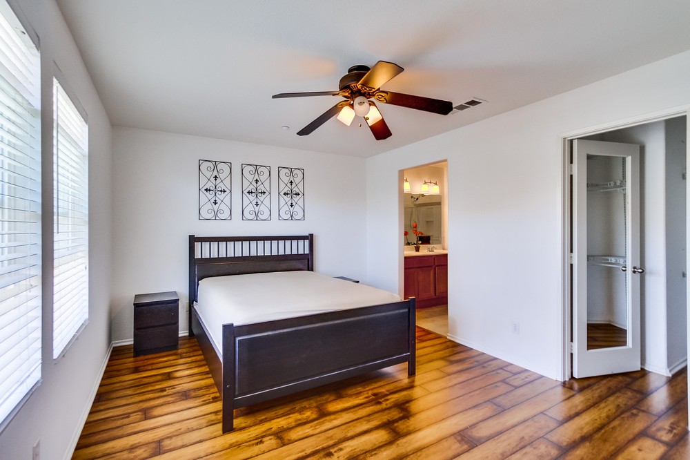 Virtual tour photo 20 of 34 for 16913 Laurel Hill Lane #131