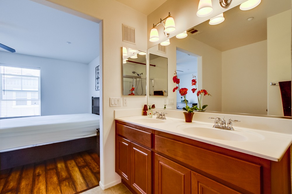 Virtual tour photo 25 of 34 for 16913 Laurel Hill Lane #131