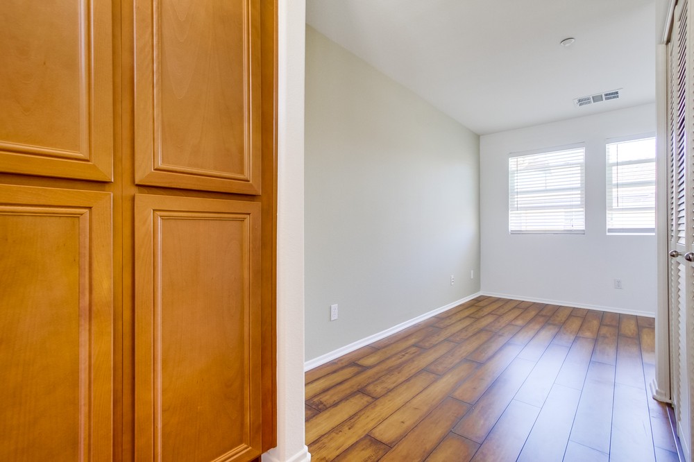 Virtual tour photo 27 of 34 for 16913 Laurel Hill Lane #131