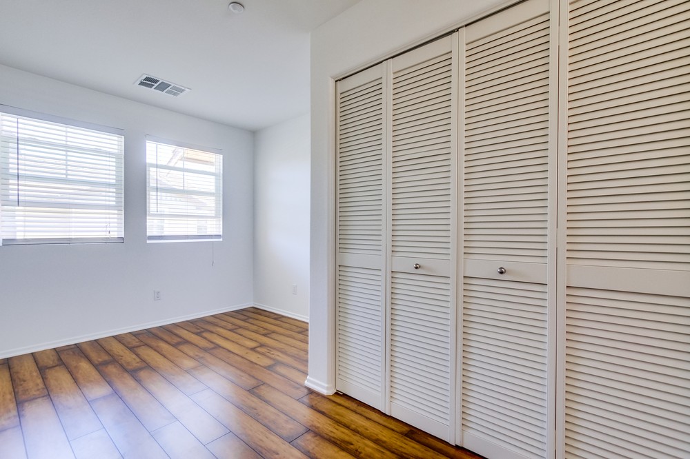 Virtual tour photo 28 of 34 for 16913 Laurel Hill Lane #131