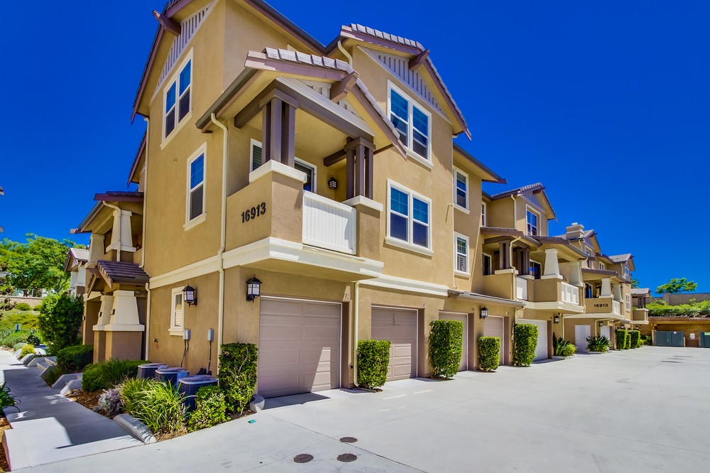 Virtual tour photo 32 of 34 for 16913 Laurel Hill Lane #131