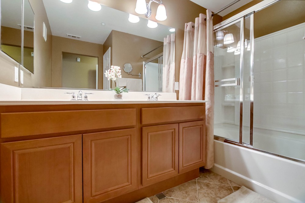 Virtual tour photo 22 of 37 for 16913 Laurel Hill Ln UNIT 139