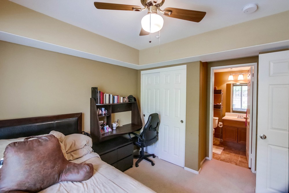 Virtual tour photo 25 of 37 for 16913 Laurel Hill Ln UNIT 139