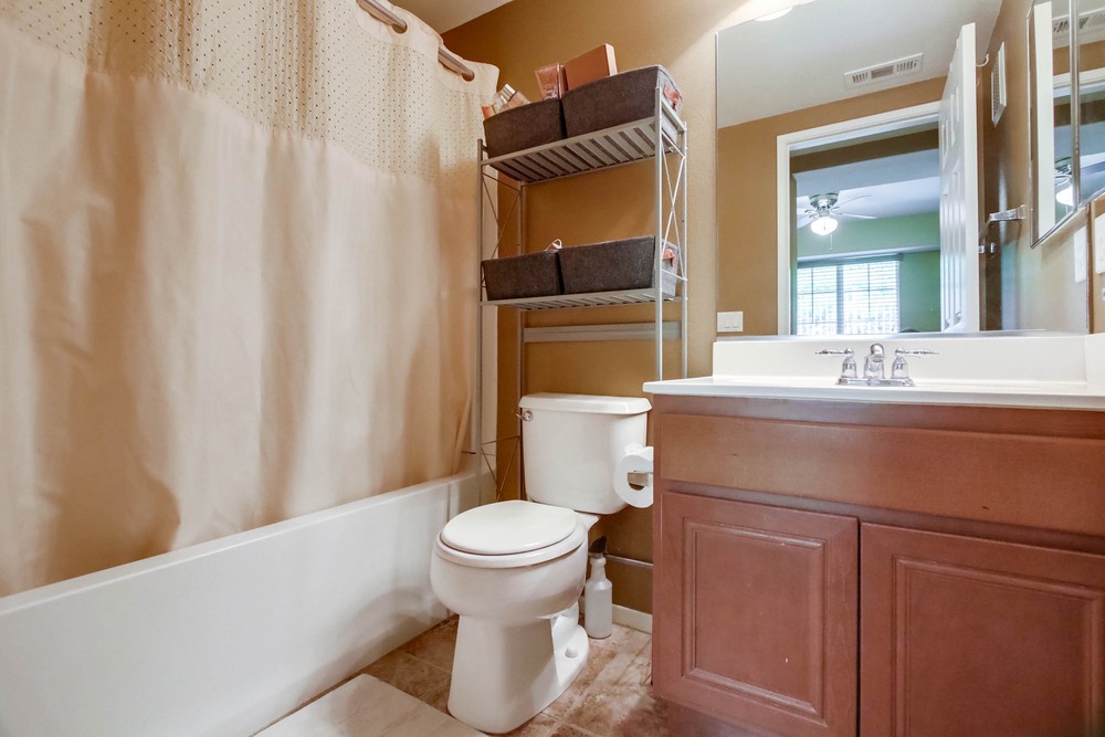 Virtual tour photo 26 of 37 for 16913 Laurel Hill Ln UNIT 139