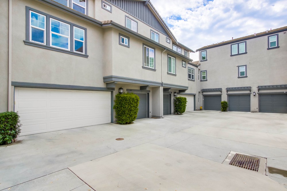Virtual tour photo 36 of 37 for 16913 Laurel Hill Ln UNIT 139