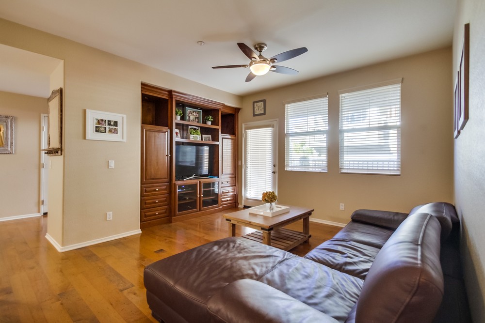 Virtual tour photo 9 of 33 for 16915 Hutchins Landing #54