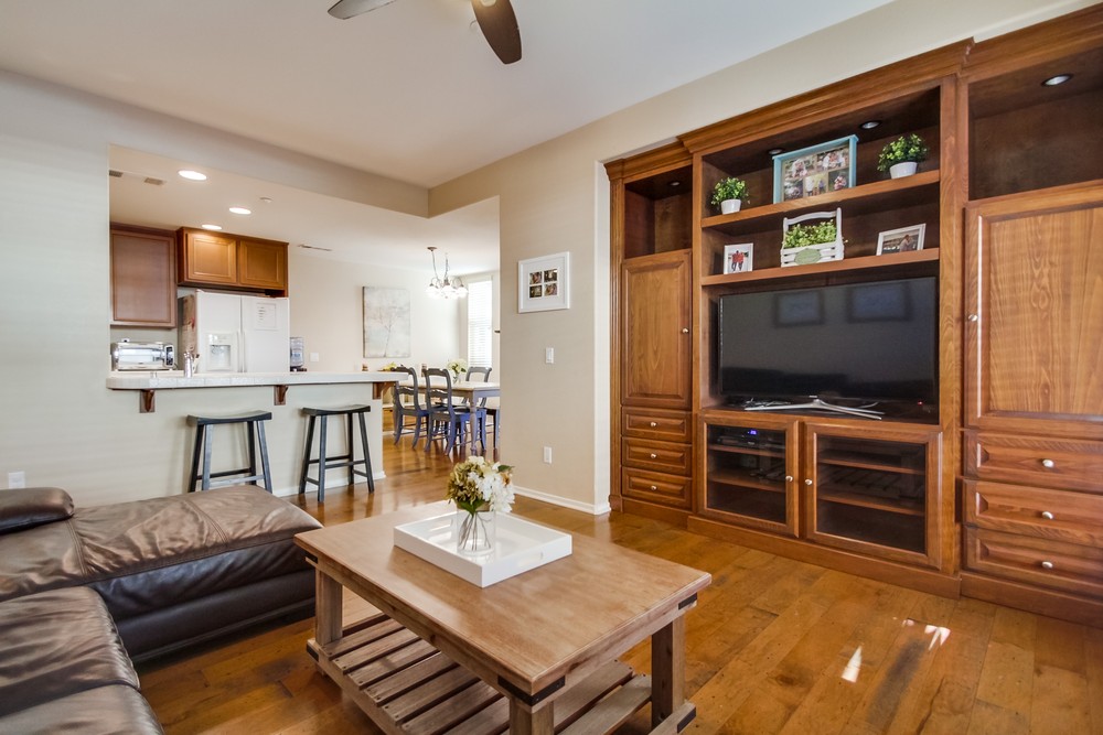 Virtual tour photo 10 of 33 for 16915 Hutchins Landing #54
