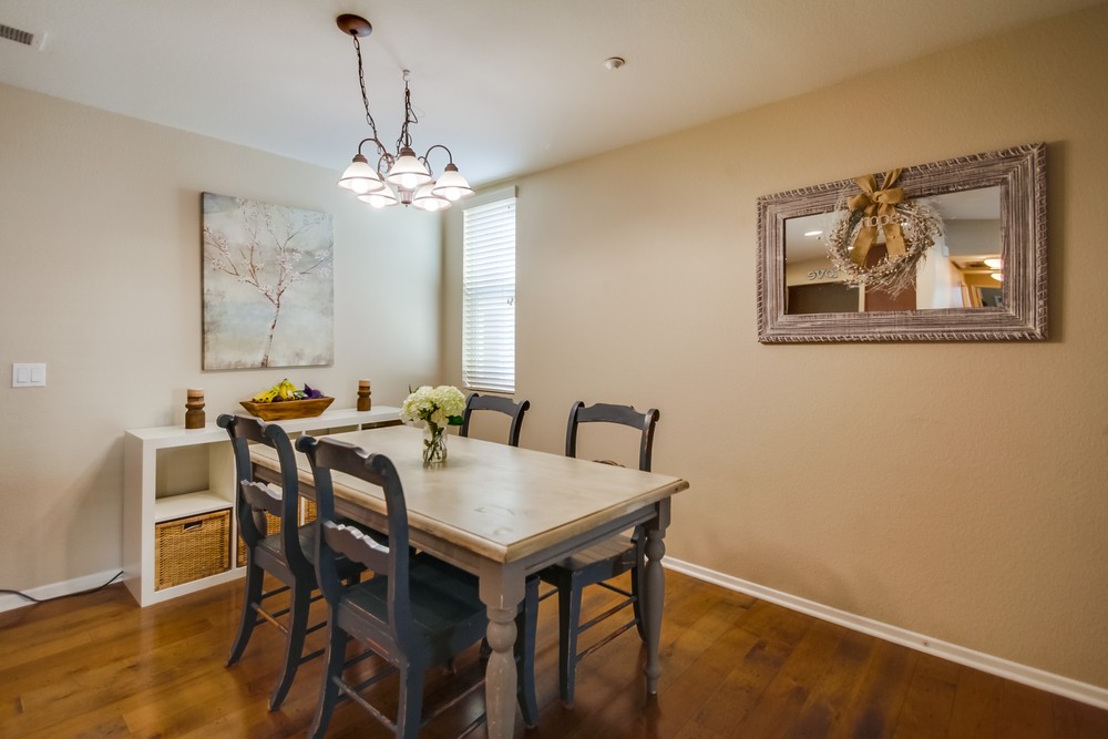 Virtual tour photo 12 of 33 for 16915 Hutchins Landing #54