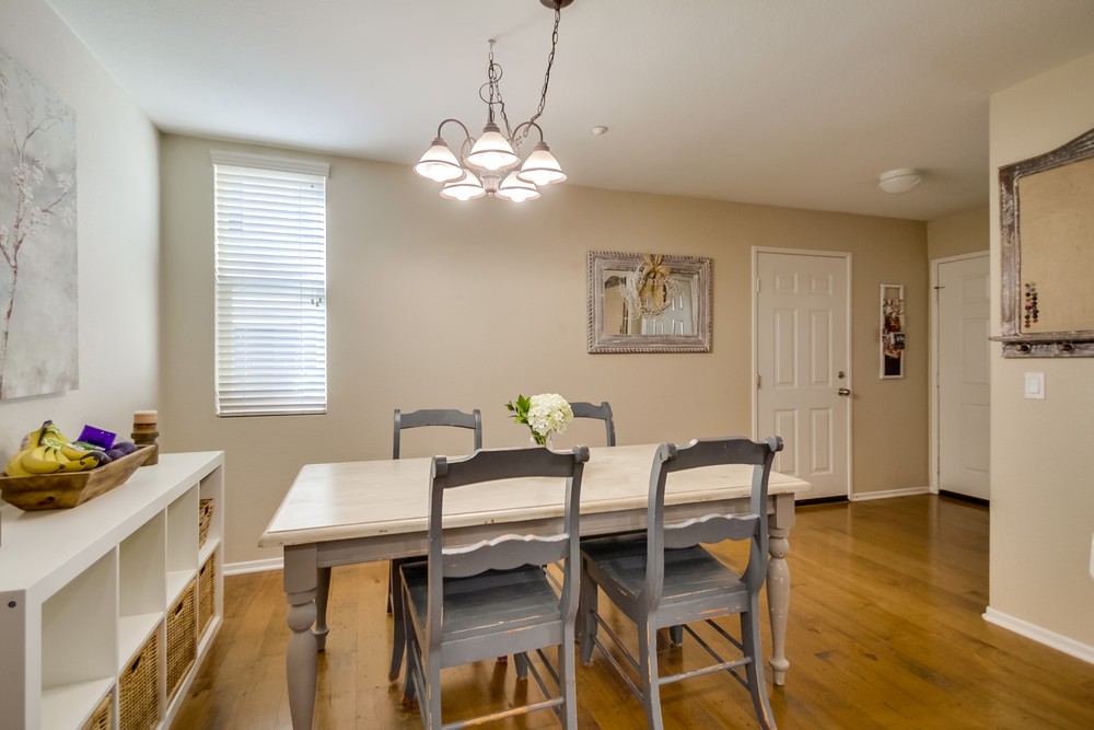 Virtual tour photo 13 of 33 for 16915 Hutchins Landing #54