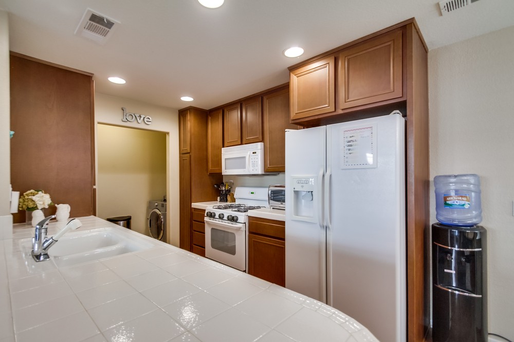 Virtual tour photo 18 of 33 for 16915 Hutchins Landing #54