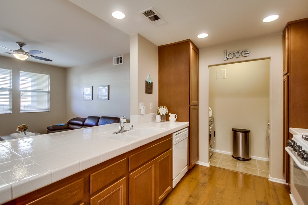 Virtual tour photo 20 of 33 for 16915 Hutchins Landing #54
