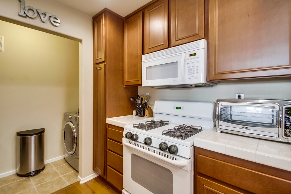 Virtual tour photo 21 of 33 for 16915 Hutchins Landing #54