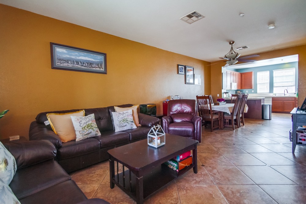 Virtual tour photo 10 of 44 for 16916 Hutchins Landing #73