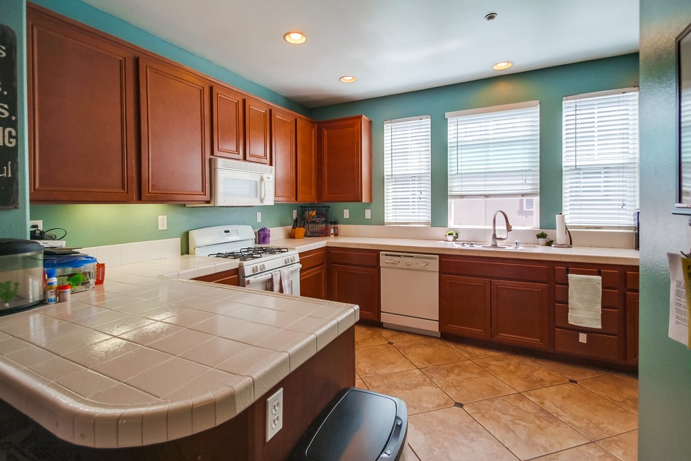 Virtual tour photo 13 of 44 for 16916 Hutchins Landing #73