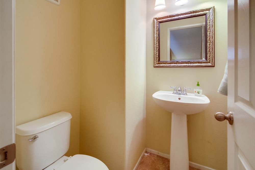 Virtual tour photo 19 of 44 for 16916 Hutchins Landing #73