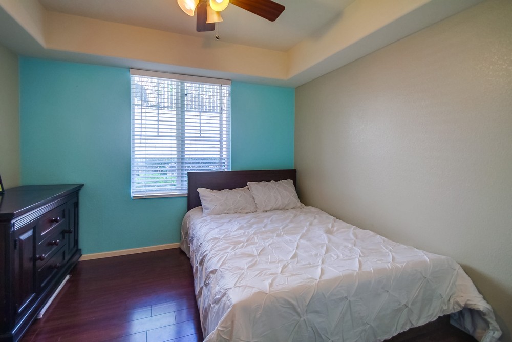 Virtual tour photo 20 of 44 for 16916 Hutchins Landing #73